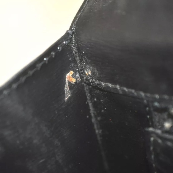 Louis Vuitton LV Black Épi Hublot Clutch Bag with COA  EUC - Picture 16 of 17